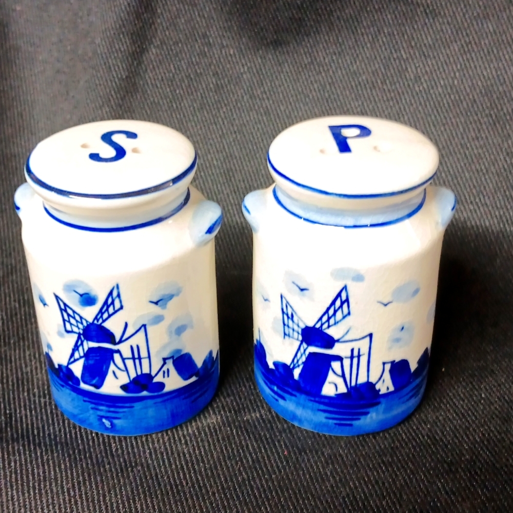 Vintage Blue Delft Windmill Milk Can Novelty  Salt and Pepper Shakers